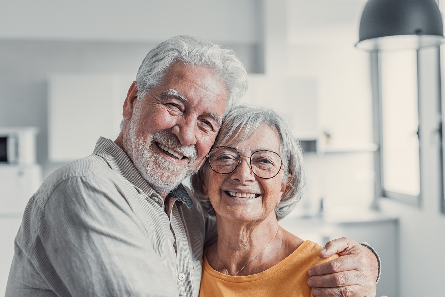 Rediscover Your Smile: The Complete Guide to Dentures for Natural-Looking Tooth Replacement